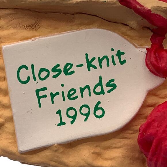 1996 Hallmark Keepsake CLOSE-KNIT FRIENDS Collectible Christmas Ornament in Box - Picture 5 of 8